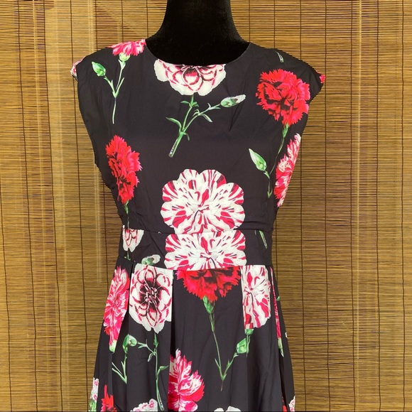 Sleeveless Floral Maxi Dress Size Small carnation print - Picture 3 of 6